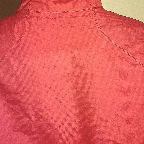 MEC Womens Aquanator Rain jacket in Small - Picture 7 of 16